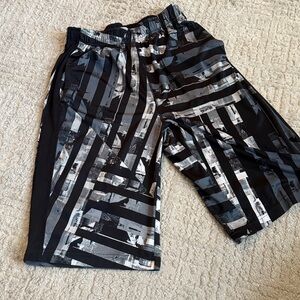 Nike SHORTS Black YOUTH XL Dri-FIT